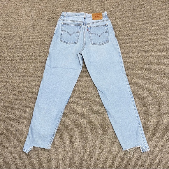 Vintage Levi’s 550 High Waist Jeans! - Picture 3 of 8